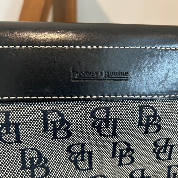 DOONEY & BOURKE Vintage Bag - Picture 14 of 15